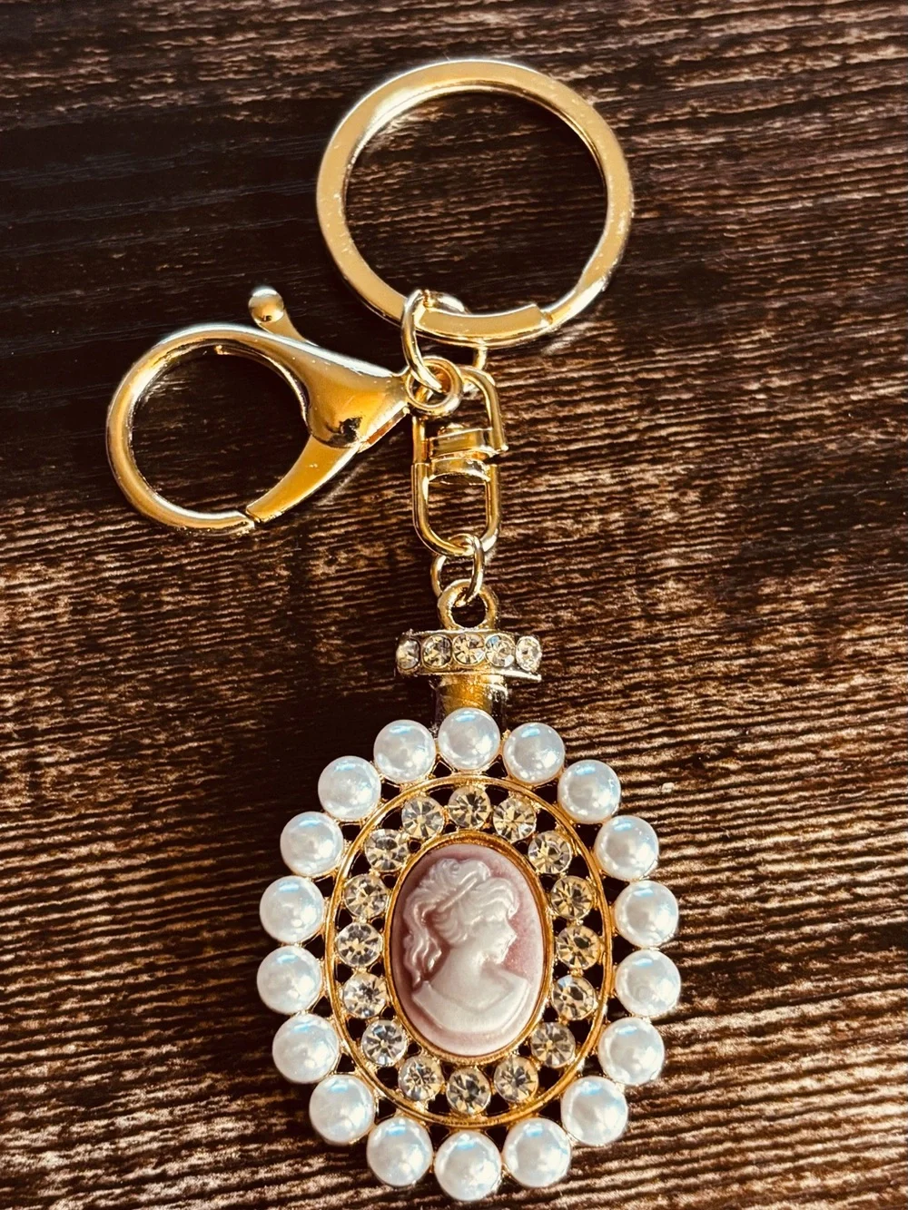 Gold‎ Tone Pearl Pink Cameo Keychain Charm
